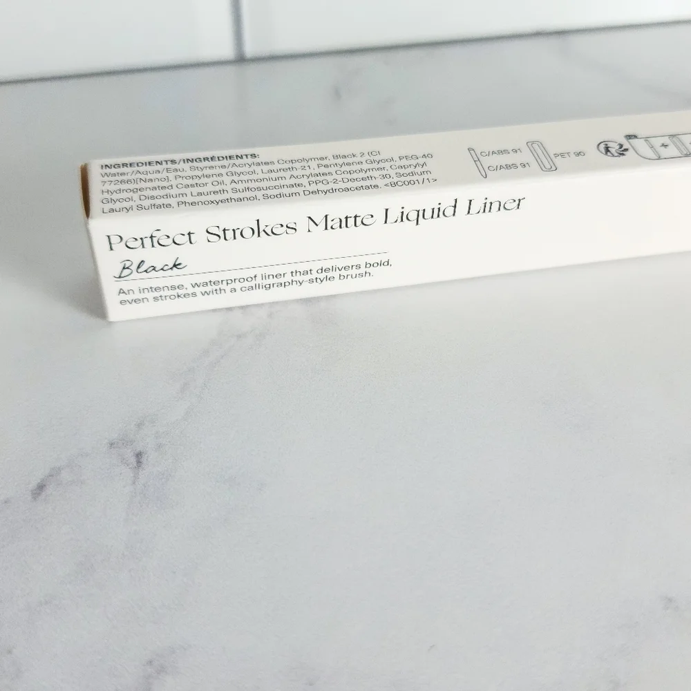 Rare Beauty Perfect Strokes Matte Liquid Liner - Black